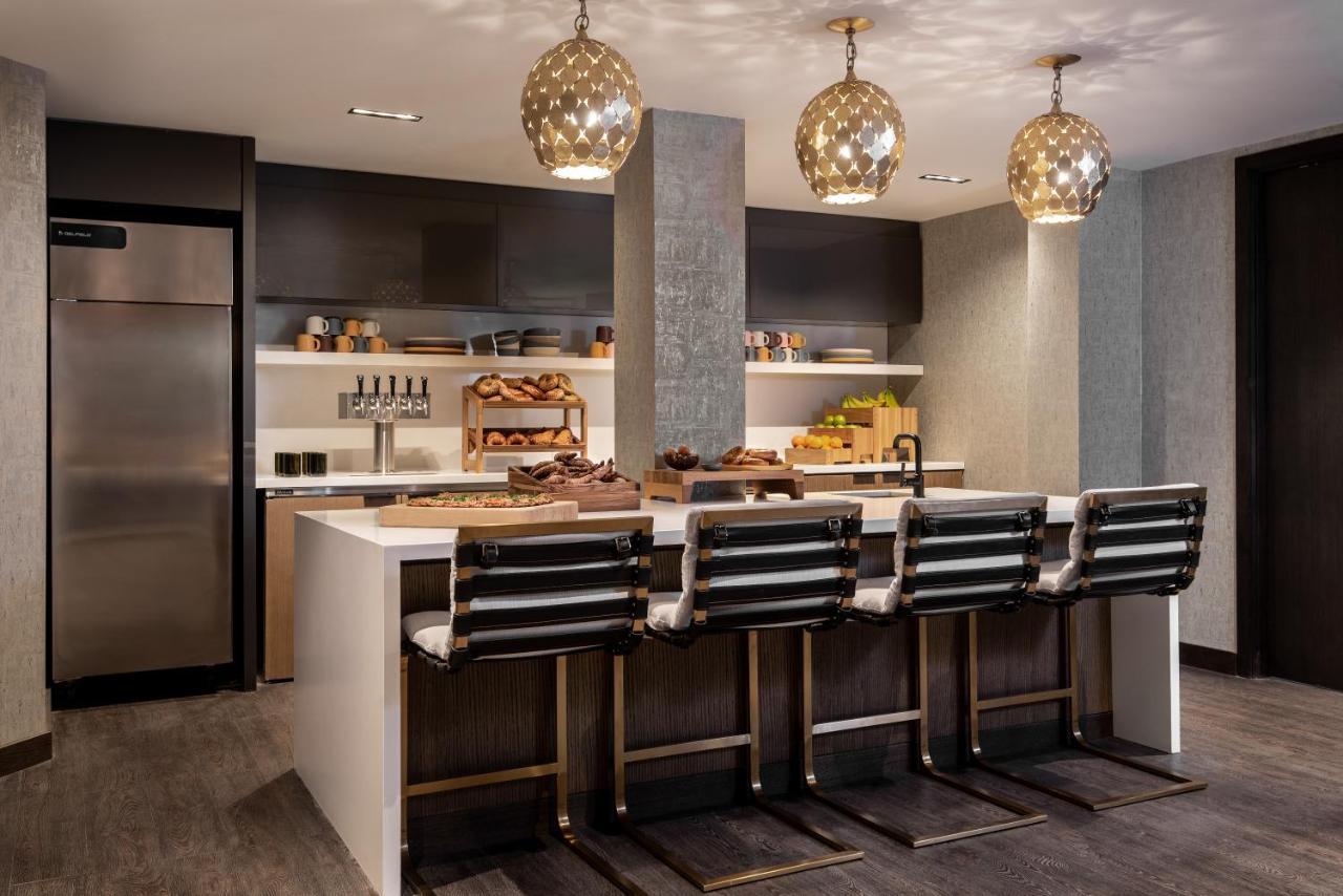 Vignette Collection Yours Truly Dc By Ihg Washington Exteriér fotografie A kitchen at The Ritz-Carlton, Boston Common