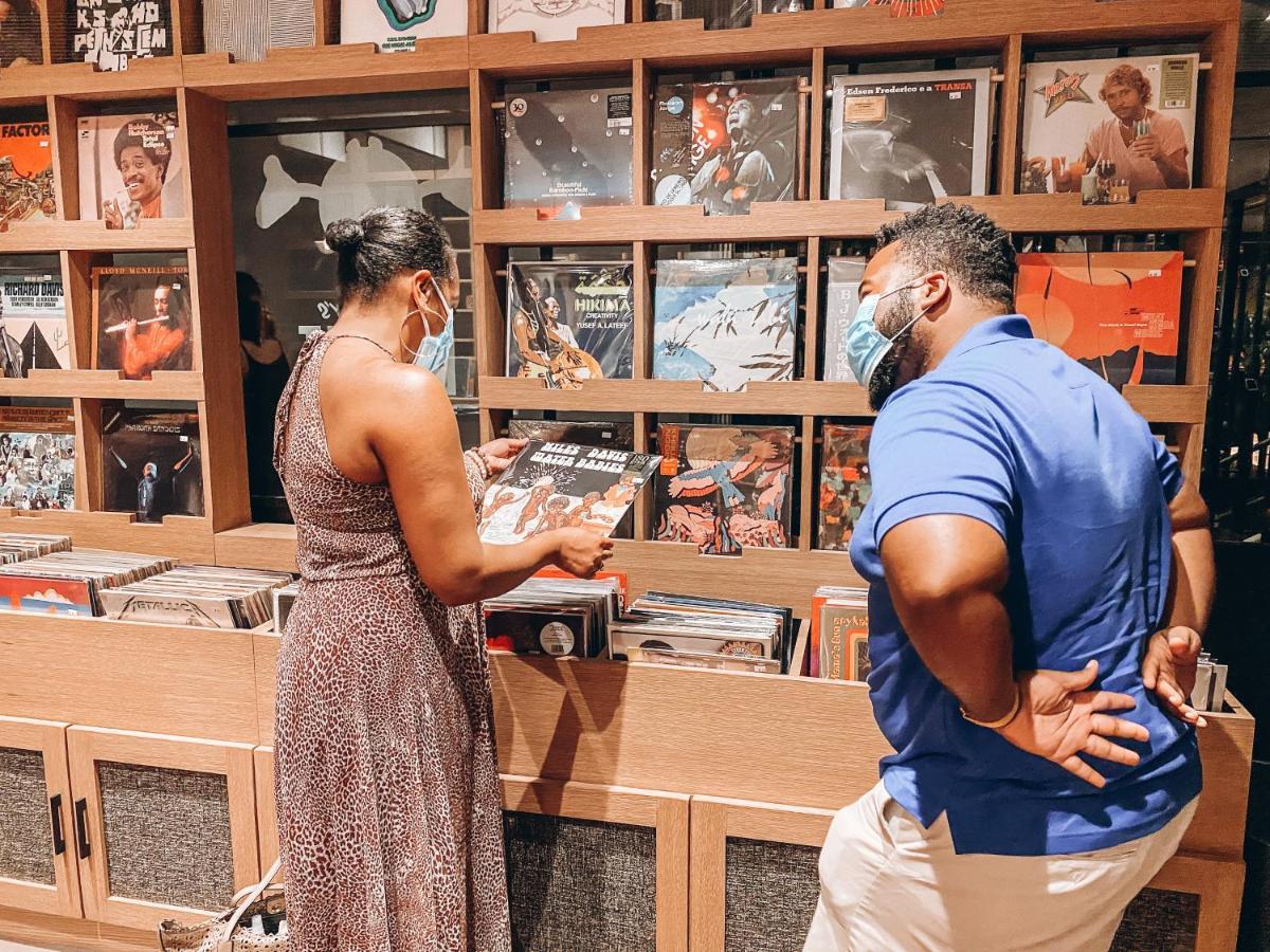 Vignette Collection Yours Truly Dc By Ihg Washington Exteriér fotografie Record store day 2019