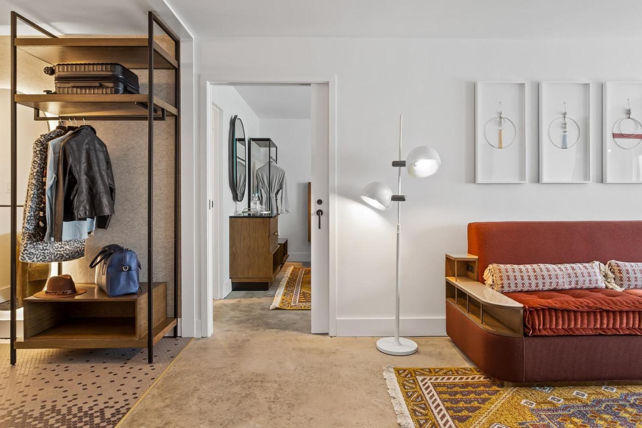 Vignette Collection Yours Truly Dc By Ihg Washington Exteriér fotografie A bedroom at the hotel