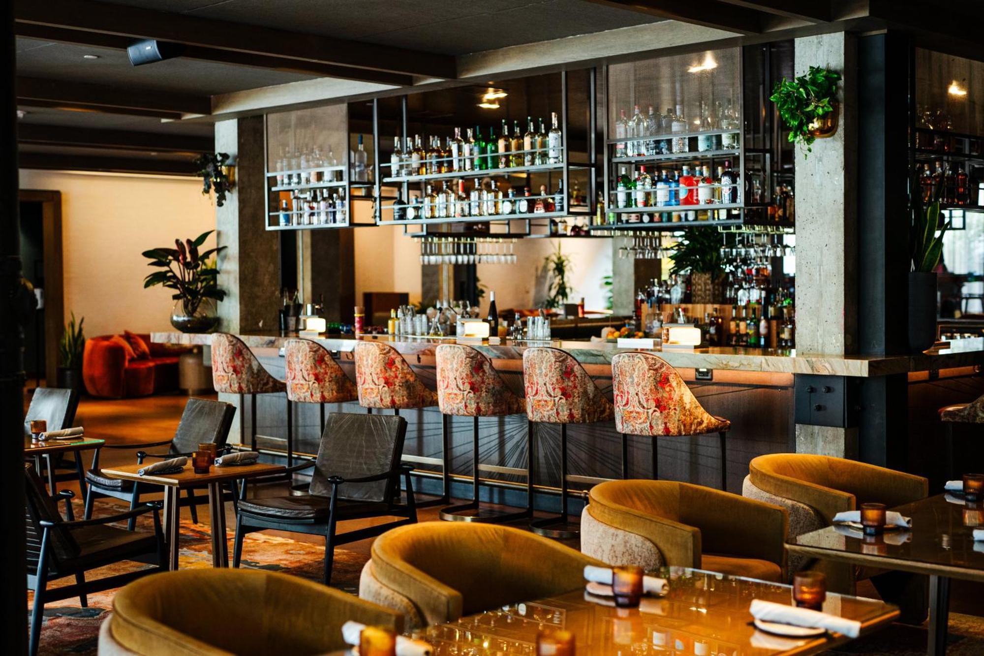 Vignette Collection Yours Truly Dc By Ihg Washington Exteriér fotografie The bar at the restaurant