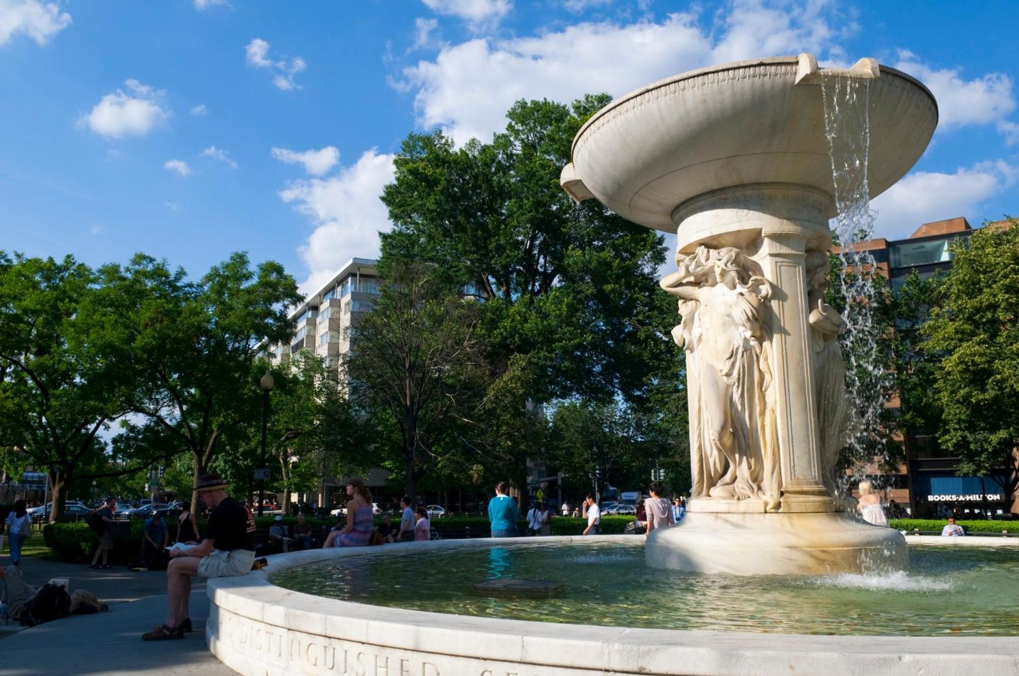 Vignette Collection Yours Truly Dc By Ihg Washington Exteriér fotografie Fountain in the park