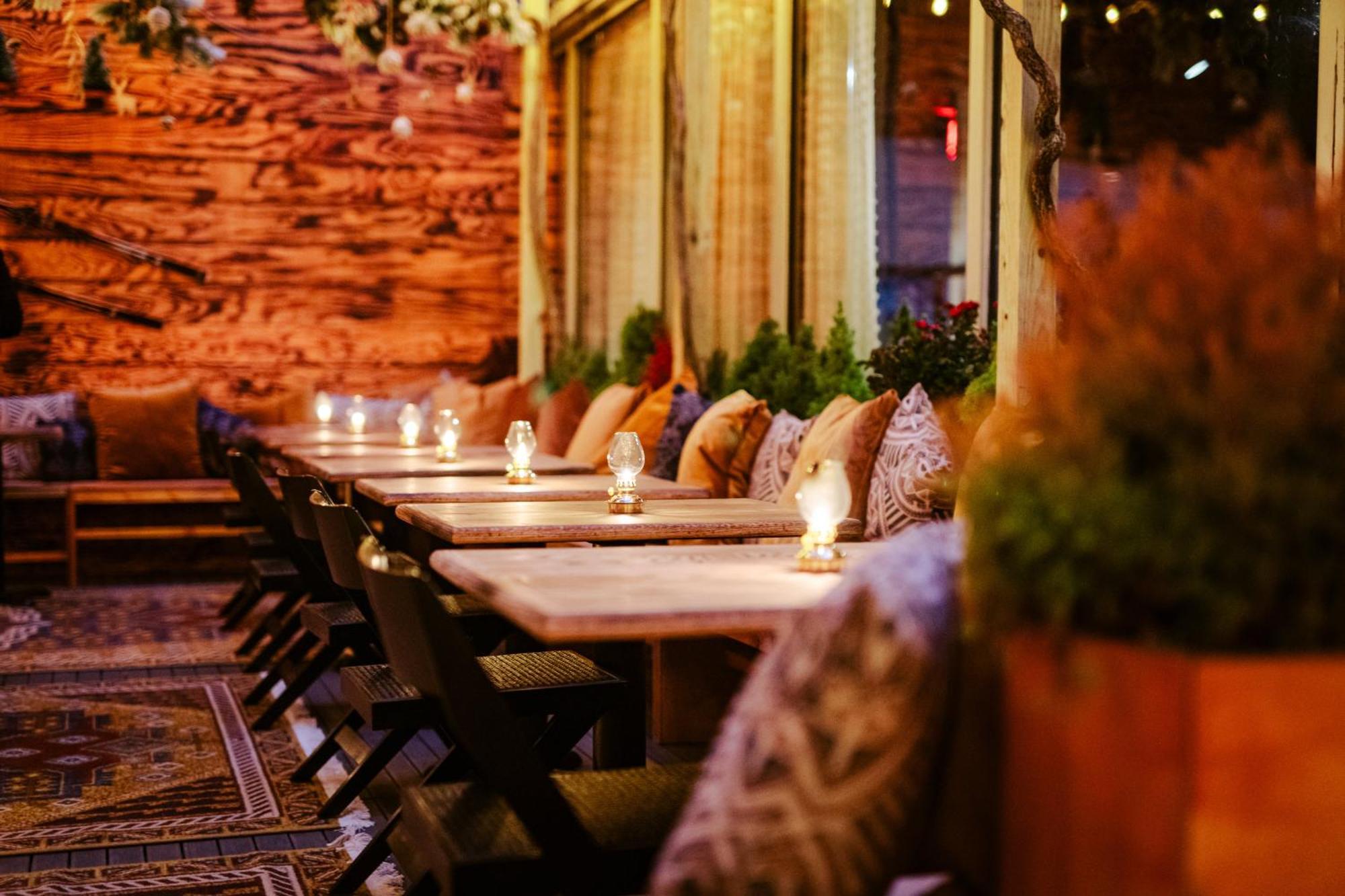 Vignette Collection Yours Truly Dc By Ihg Washington Exteriér fotografie The patio at the restaurant